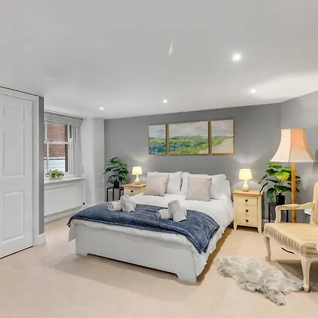 Stylish Apartment Near Norwich Cathedral & Castle Норвич Экстерьер фото
